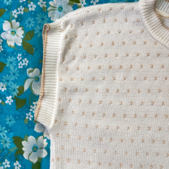 80s Vintage White Sweater Vest w/ Tan Polka Dots - Picture 7 of 8